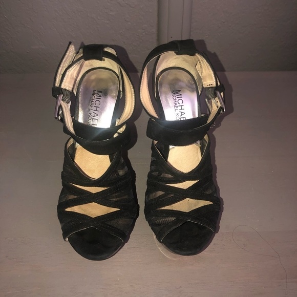 Michael Michael Kors Michael Kors Black Suede Platform size: 6 - Picture 3 of 3